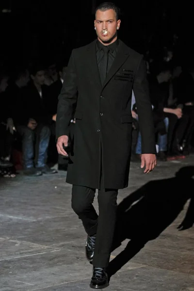 Look 5